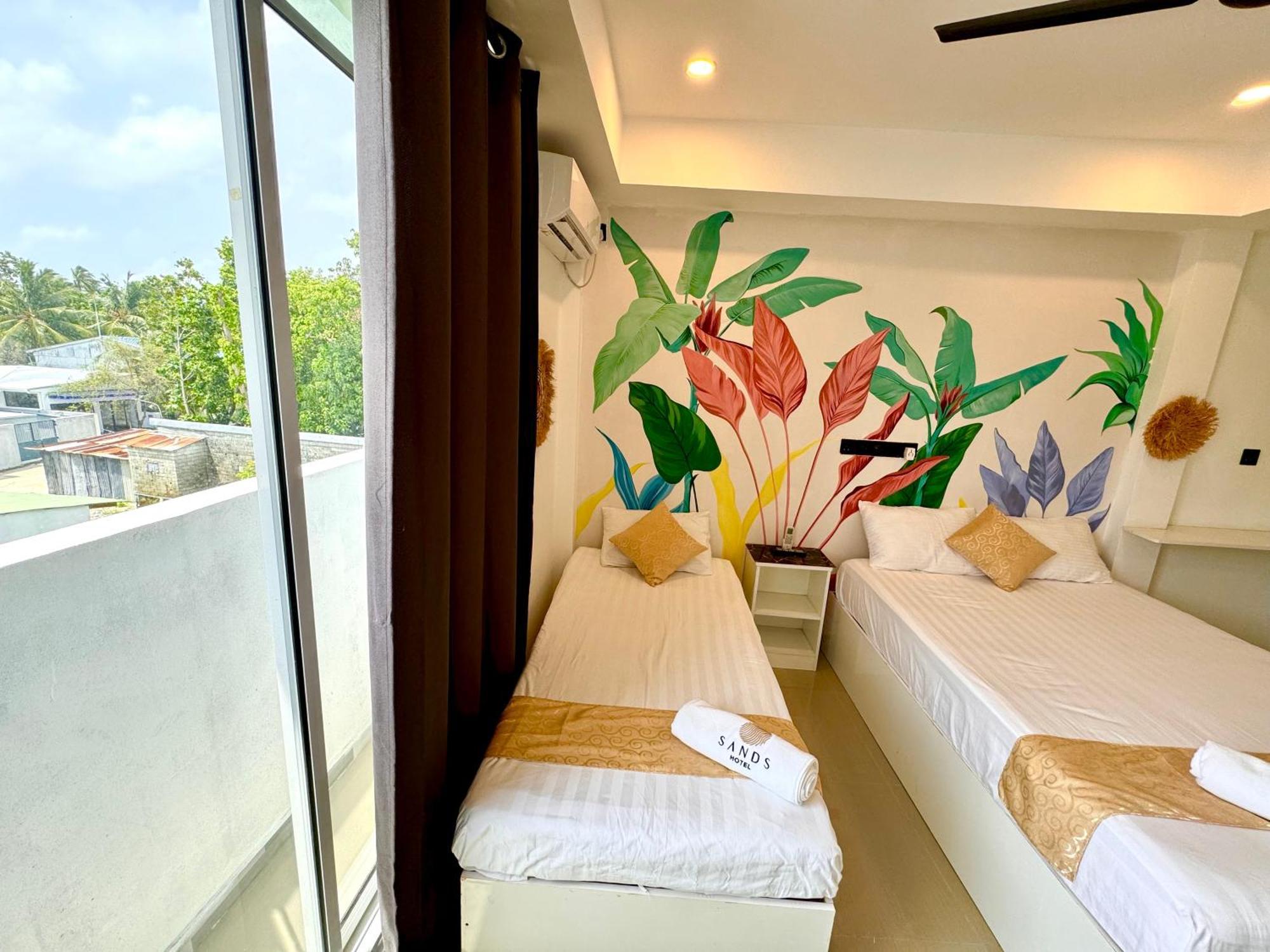 Sands Garden Hotel Thoddoo Exterior foto